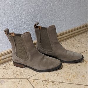 UGG Green and Gray Chelsea Boots